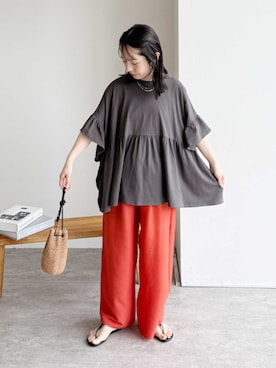 「reca（レカ）のフレンチ袖フリルプルオーバー（Tシャツ/カットソー、グレー系）」を使った、konさん（レディース・154cm）の夏コーディネート