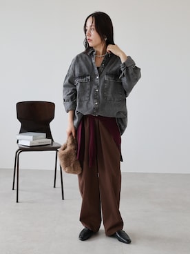 「reca（レカ）のカットジョーゼットタックパンツ（スラックス、ブラウン系）」を使った、konさん（レディース・154cm）の秋コーディネート