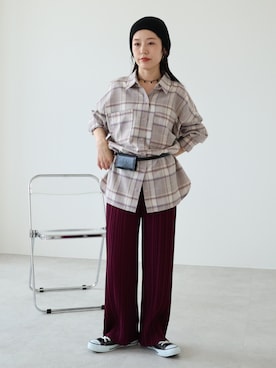 「reca（レカ）の迷わず着れる！大人のセミワイドプリーツパンツ（その他パンツ、ブラック系）」を使った、konさん（レディース・154cm）の夏コーディネート