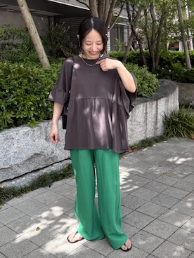 「reca（レカ）のフレンチ袖フリルプルオーバー（Tシャツ/カットソー、グレー系）」を使った、konさん（レディース・154cm）の春コーディネート