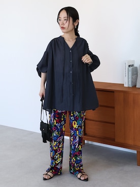 「reca（レカ）の前開きボリューム袖ブラウス（シャツ/ブラウス、グレー系）」を使った、konさん（レディース・154cm）の夏コーディネート