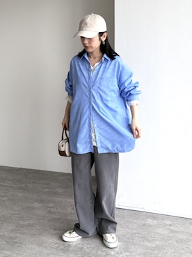 「reca（レカ）の飾り釦付き裏ゴムストレートデニムパンツ（デニムパンツ、グレー系）」を使った、konさん（レディース・154cm）の春コーディネート