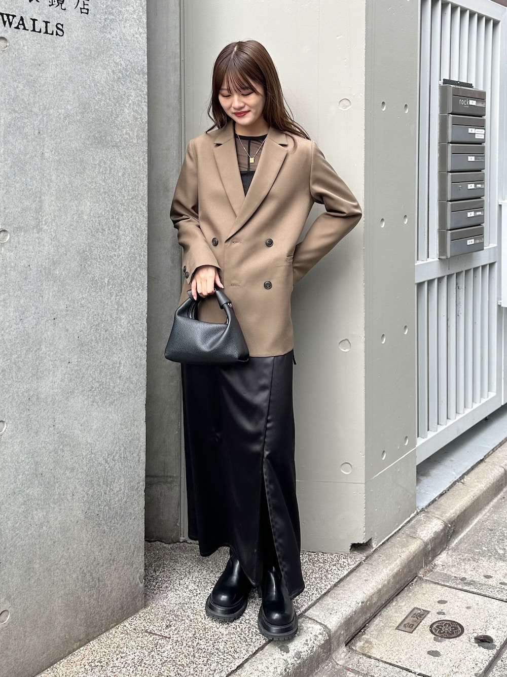 「シアートップス、春服、春カラー、大人女子、おでかけコーデ、きれいめコーディネート、おしゃれさんと繋がりたい、骨格ウェーブ、ジャケット、ジャケットスタイル、オケージョンスタイル、オケージョン、ルイス(Lui's)」｜「Lui'sの2WAYスリーブストレッチツイルオーバーダブルジャケット（テーラードジャケット、ブラック系）」を使った、mayさん（レディース・164cm）の春コーディネートの1枚目の写真