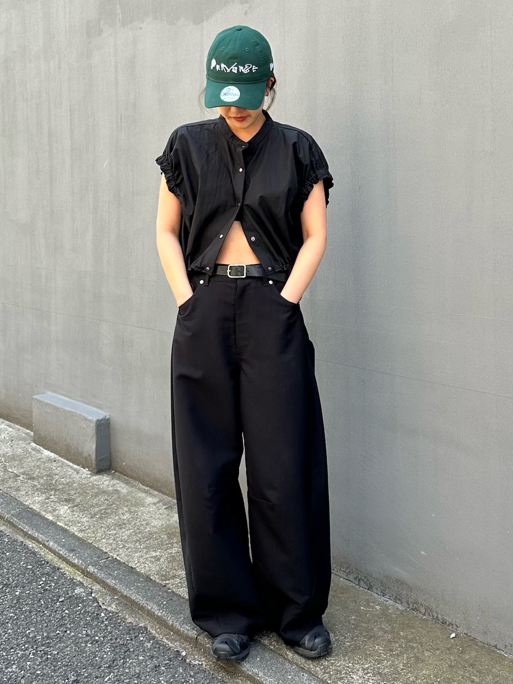 「最近のいい感じコーデ、ワイドパンツ、パンツコーデ、春カラー、ラクチンコーデ、ラフコーデ、大人かわいい、おでかけコーデ、スカートコーデ、着回しコーデ、高身長女子、outfit、ワントーンコーデ、大人女子、ルイス(Lui's)」｜「Lui'sのショートスナップブラウス（シャツ/ブラウス、ブルー系）」を使った、mayさん（レディース・164cm）の春コーディネートの1枚目の写真