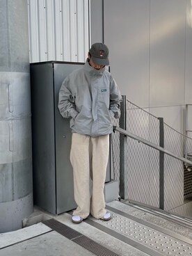 「アイテム（ナイロンジャケット）」を使った、須山さん（メンズ・177cm・30代）の秋コーディネート