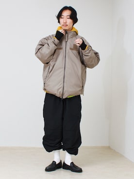 「アイテム（ダウンジャケット/コート）」を使った、須山さん（メンズ・177cm）の夏コーディネート