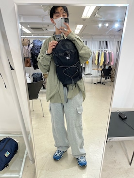 「karrimor（カリマー）の【WEB限定】【karrimor/カリマー】grab pack 20 ナイロン/バックパック/ユニセックス/20L（バックパック/リュック、ブラック系）」を使った、須山さん（メンズ・177cm）の夏コーディネート