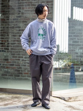 「アイテム（スウェット）」を使った、須山さん（メンズ・177cm・30代）の冬コーディネート