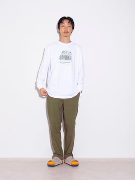 「カラーソックス」｜須山さん（メンズ・177cm）の秋コーディネート