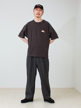 「KELTY（ケルティ）のアイテム」を使った、須山さん（メンズ・177cm）の春コーディネート