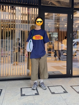 「SML（エスエムエル）の【SML/エスエムエル】CODE CROISSANT SHOULDER L ショルダーバッグ 撥水（ショルダーバッグ、ホワイト系）」を使った、須山さん（メンズ・177cm）の夏コーディネート