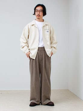 「GLOSTER（グロスター）のアイテム」を使った、須山さん（メンズ・177cm）の秋コーディネート