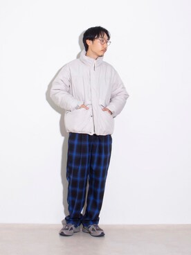 「GLOSTER（グロスター）のアイテム（ダウンジャケット/コート）」を使った、須山さん（メンズ・177cm）の秋コーディネート