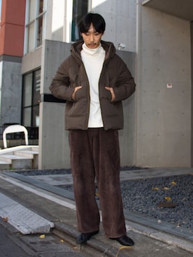 「gloster」｜「アイテム（ダウンジャケット/コート）」を使った、須山さん（メンズ・177cm）の秋コーディネート