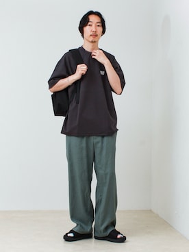 「SHAKA（シャカ）のアイテム」を使った、須山さん（メンズ・177cm）の夏コーディネート