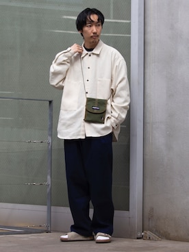 「Gramicci（グラミチ）のアイテム（バッグ）」を使った、須山さん（メンズ・177cm）の冬コーディネート