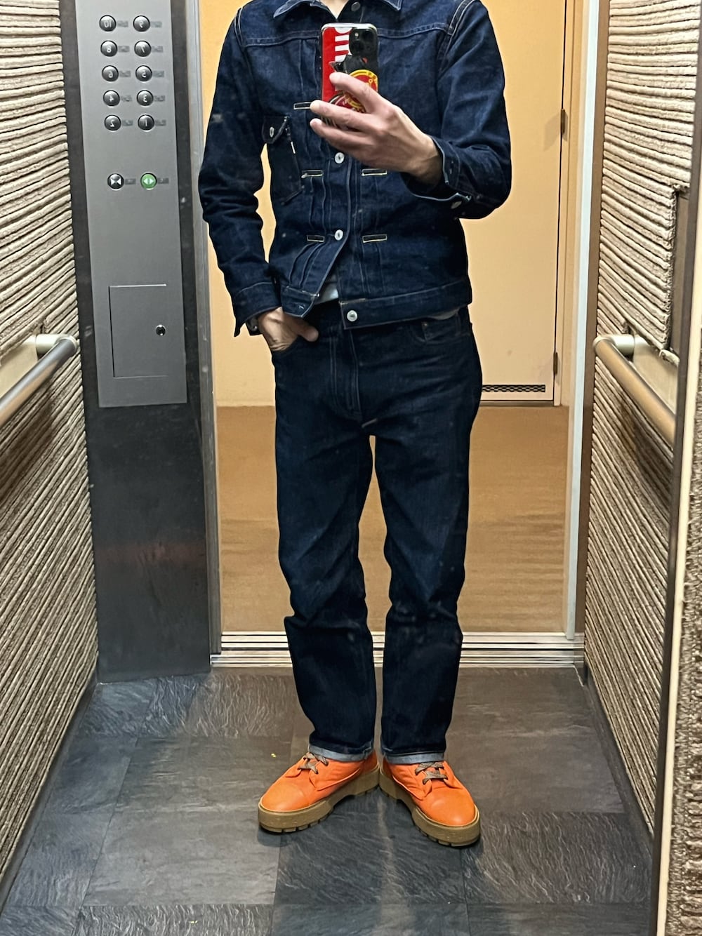 UESのデニムジャケットを使った人気ファッションコーディネート