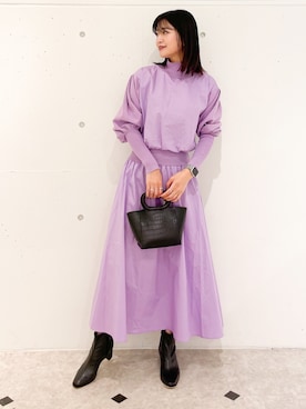 「パープル×黒」｜「アイテム（シューズ）」を使った、MAMIさん（レディース・156cm）の秋コーディネート