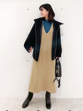 「アイテム（ジャンパースカート、イエロー系）」を使った、MAMIさん（レディース・156cm）の冬コーディネート