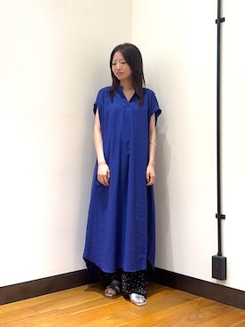 「URBAN RESEARCH DOORS（アーバンリサーチドアーズ）のリネンレーヨンスキッパーフレンチワンピース（ワンピース、ブルー系）」を使った、suzukoさん（レディース・152cm）の夏コーディネート