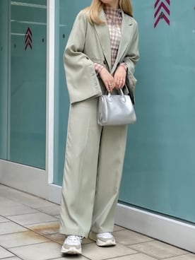「カラーパンツ」｜「アイテム（テーラードジャケット）」を使った、Raycassin_officialさん（レディース・155cm）の春コーディネート