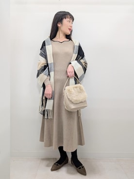 「アイテム（ストール/ショール）」を使った、あんずさん（レディース・167cm）の冬コーディネート