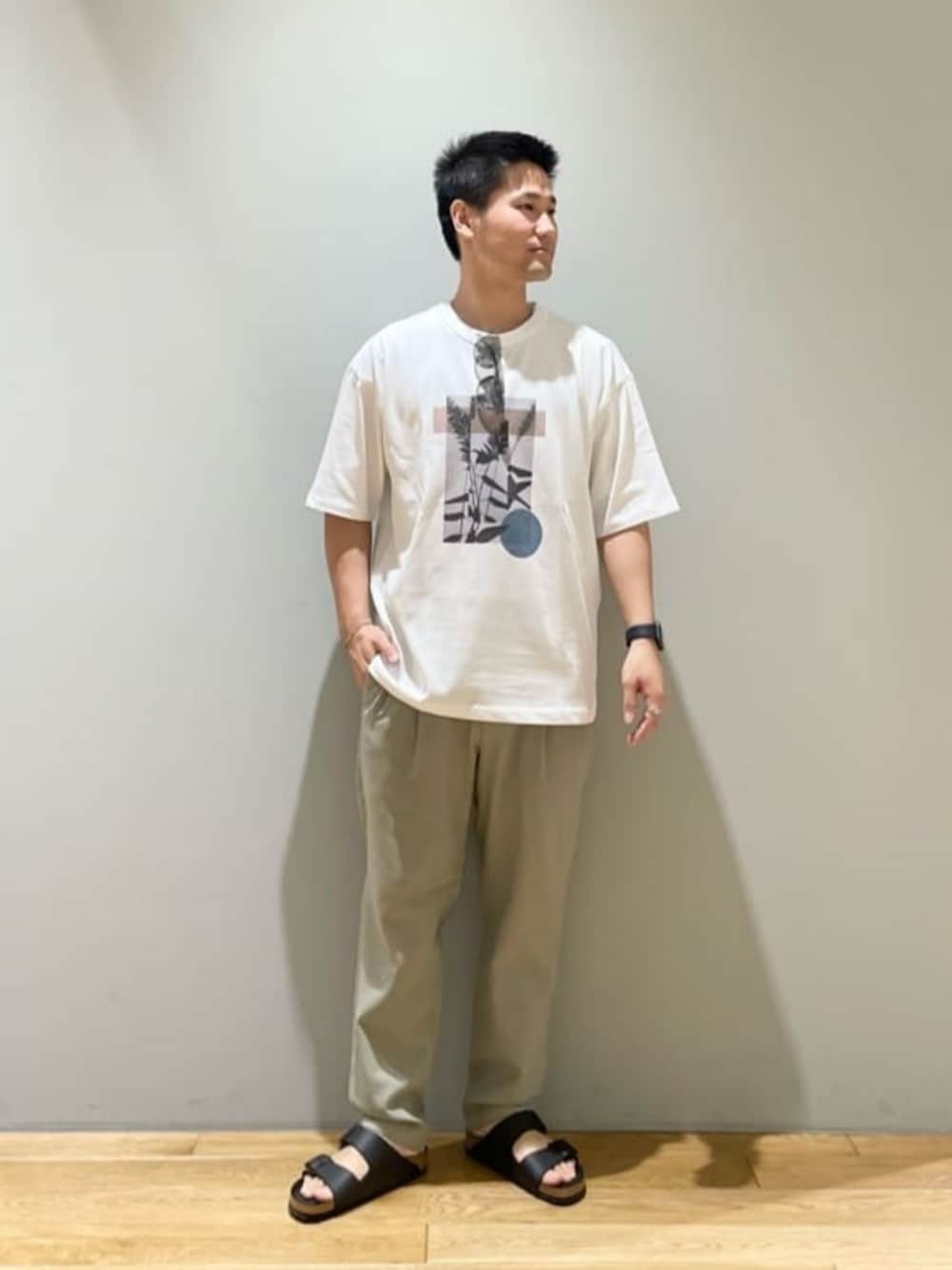 「ベーシック/トラッド、Mお悩み別 / ふともも筋肉質、Mお悩み別 / ふくらはぎ筋肉質、トレンド、リラックス、サンダル、夏服、夏コーデ、green label relaxing」｜「BIRKENSTOCKの[ ビルケンシュトック ] BIRKENSTOCK Arizona Birko-Flor サンダル（サンダル、ブラック系）」を使った、北村さん（メンズ・164cm）の夏コーディネートの1枚目の写真