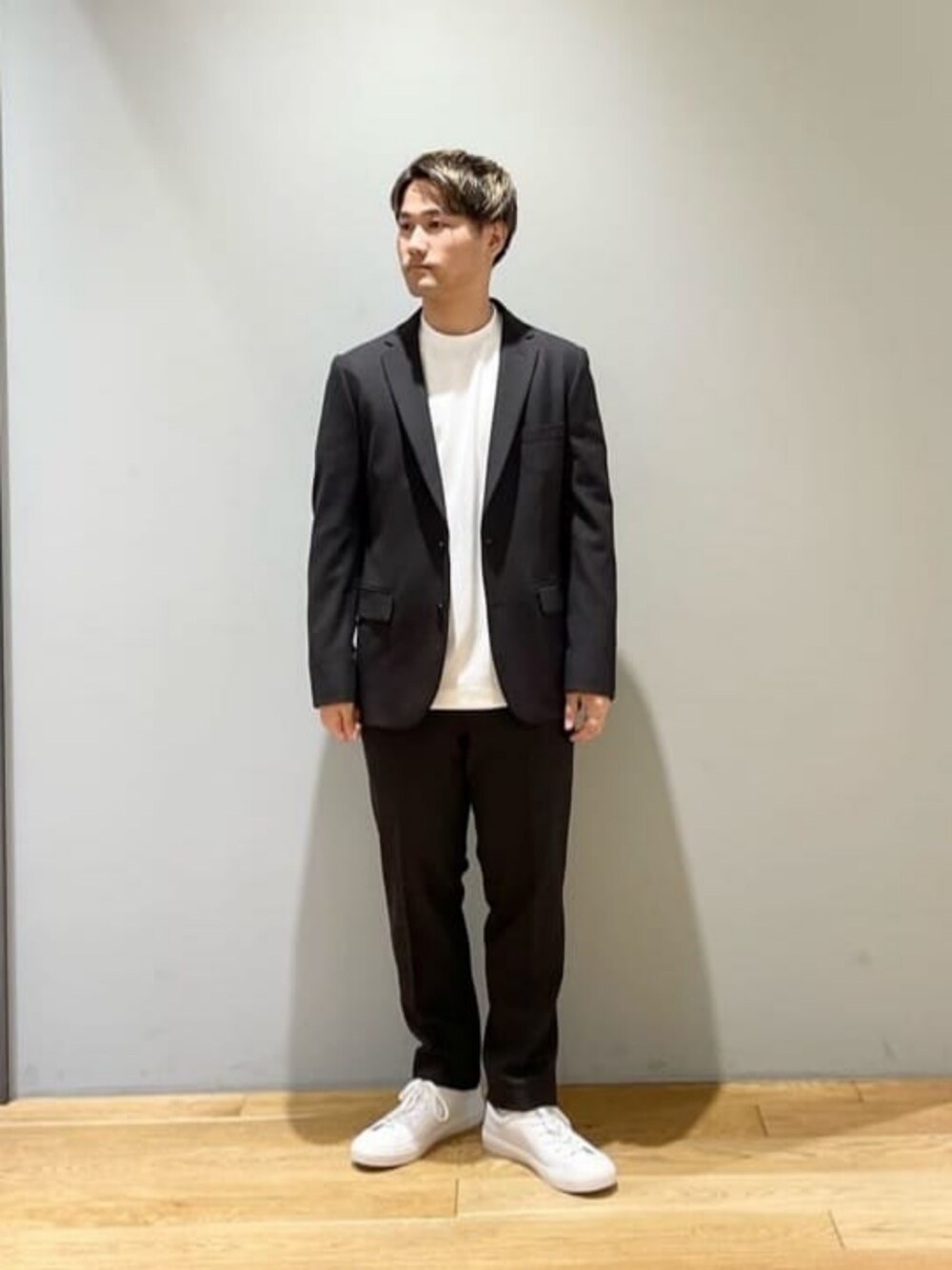 「ベーシック/トラッド、Mお悩み別 / ふともも筋肉質、Mお悩み別 / ふくらはぎ筋肉質、ジャケット、セットアップ、スニーカー、秋服、秋コーデ、green label relaxing」｜「CONVERSEの＜CONVERSE＞オールスター クップ OX レザー スニーカー（スニーカー、ホワイト系）」を使った、北村さん（メンズ・164cm）の秋コーディネートの1枚目の写真