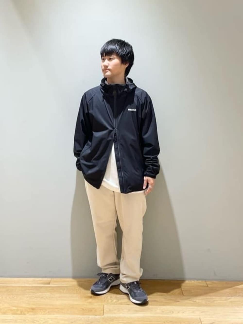 「ベーシック/トラッド、Mお悩み別 / ふともも筋肉質、Mお悩み別 / ふくらはぎ筋肉質、スニーカー、ストリート、トレンド、リラックススタイル、green label relaxing」｜「Dickiesの【別注】＜Dickies＞GLR コーデュロイ ワイド ノープリーツ パンツ（その他パンツ、ホワイト系）」を使った、北村さん（メンズ・164cm）の秋コーディネートの1枚目の写真