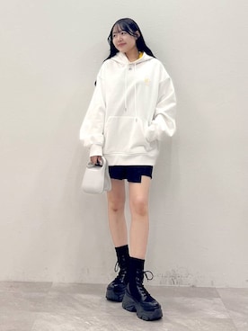 「Anui（アニュイ）のアイテム（アクセサリー）」を使った、Rukaさん（レディース・160cm）の冬コーディネート