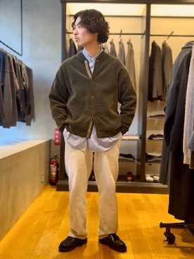 「URBAN RESEARCH（アーバンリサーチ）のアイテム（カーディガン/ボレロ）」を使った、原田圭史さん（メンズ・171cm）の秋コーディネート
