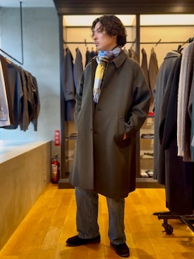 「アイテム（ステンカラーコート）」を使った、原田圭史さん（メンズ・171cm）の秋コーディネート