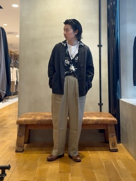 「URBAN RESEARCH（アーバンリサーチ）のLINEN WIDE EASY PANTS（その他パンツ、ベージュ系）」を使った、原田圭史さん（メンズ・171cm）の春コーディネート