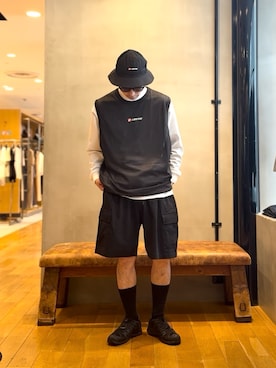 「URBAN RESEARCH（アーバンリサーチ）のLOTTO　NUMBERING LAYERABLE BIB（タンクトップ、ブラック系）」を使った、原田圭史さん（メンズ・171cm）の春コーディネート