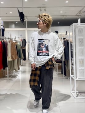 「カーブデニム」｜原田圭史さん（メンズ・171cm）の秋コーディネート