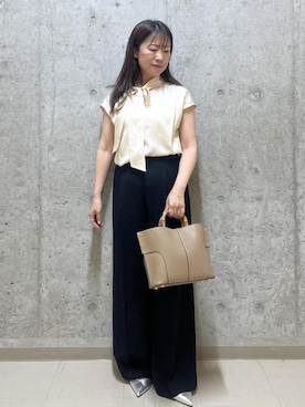 「ROPE'（ロペ）のポインテッドVカットパンプス（パンプス、シルバー系）」を使った、HARUさん（レディース・153cm）の夏コーディネート