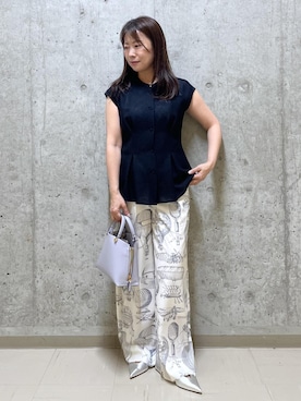 「ROPE'（ロペ）のポインテッドVカットパンプス（パンプス、シルバー系）」を使った、HARUさん（レディース・153cm）の春コーディネート