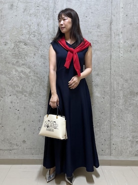 「ROPE'（ロペ）のポインテッドVカットパンプス（パンプス、シルバー系）」を使った、HARUさん（レディース・153cm）の春コーディネート