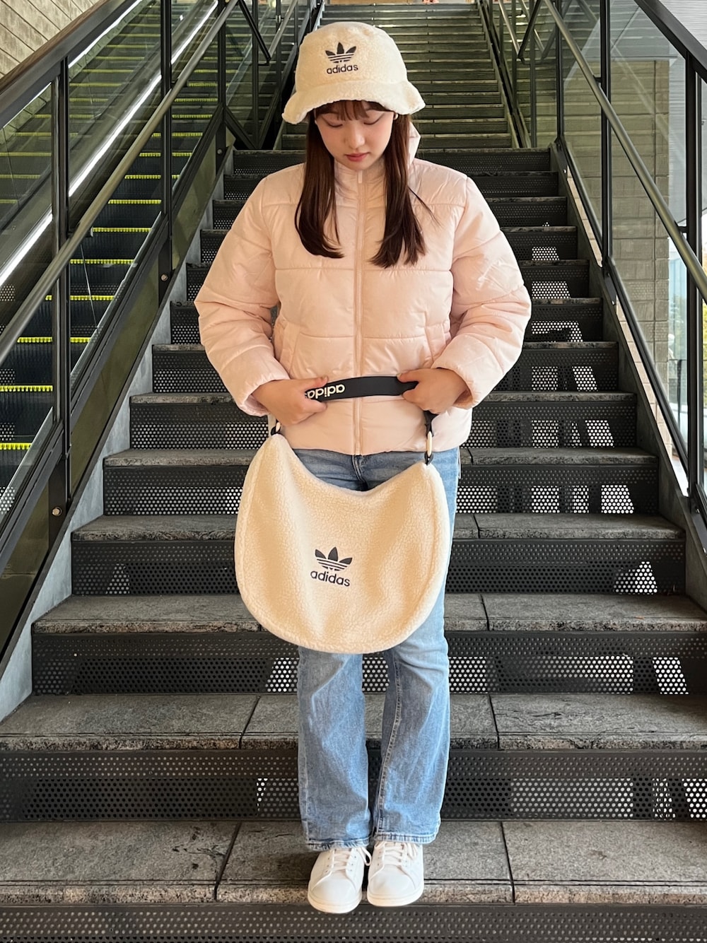 adidasのダウンジャケット/コート（ピンク系）を使った人気