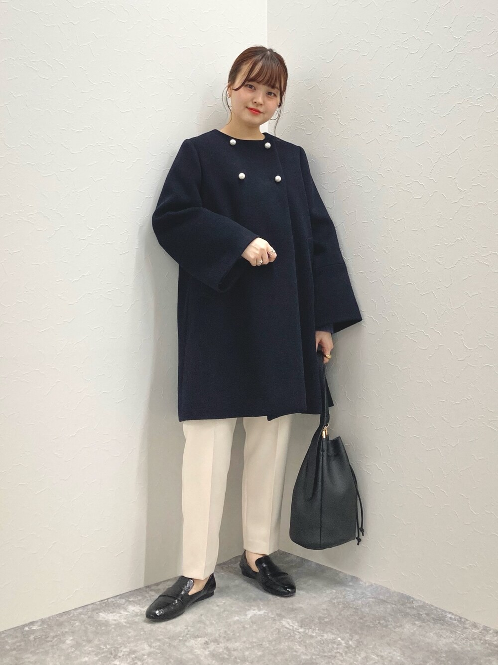 「テーパードパンツ、ウールコート、Aラインコート、カシミヤコート、２ＷＡＹ、パンツスタイル、スリムパンツ、低身長、低身長コーデ、152cm」｜「NOLLEY’Sのカシミヤ混ノーカラーチェンジ釦コート（その他アウター、ブルー系）」を使った、nol murakamiさん（レディース・152cm）の秋コーディネートの1枚目の写真