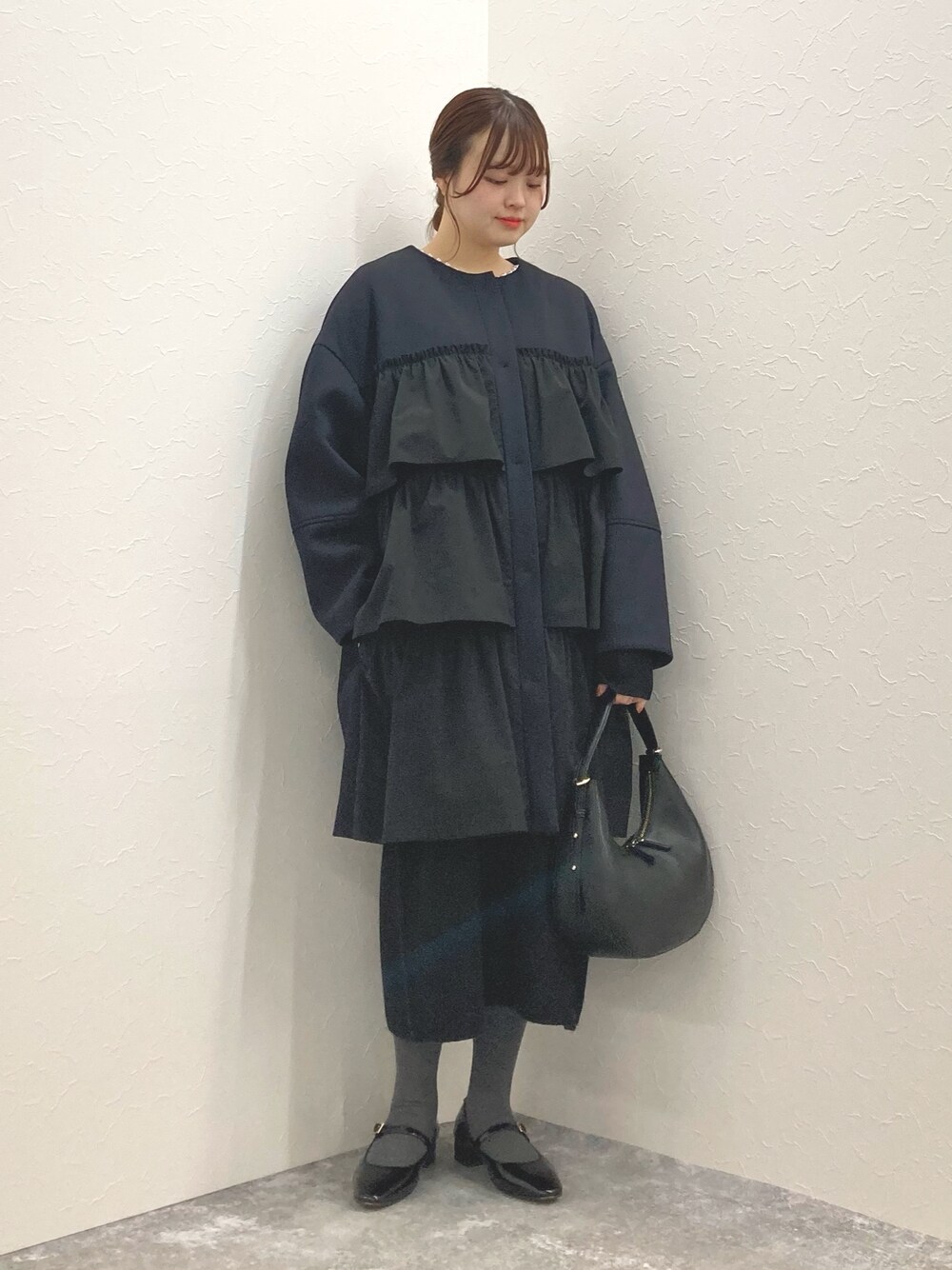 「低身長、低身長コーデ、152cm、150cm台コーデ、ラッフルフリル、ダンボールニット、ダンボール素材、ライトアウター、春コート」｜「NOLLEY’Sのウォッシャブルエアボールラッフルコート（その他アウター、ブルー系）」を使った、nol murakamiさん（レディース・152cm）の冬コーディネートの1枚目の写真