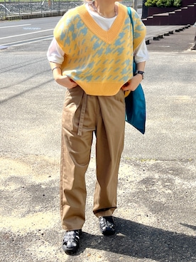 「アイテム（ベスト）」を使った、マイカさん（レディース・150cm）の春コーディネート