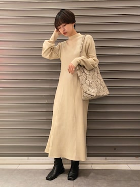 「earth music&ecology（アースミュージックアンドエコロジー）のアイテム（ワンピース）」を使った、のっちさん（レディース・161cm）の冬コーディネート