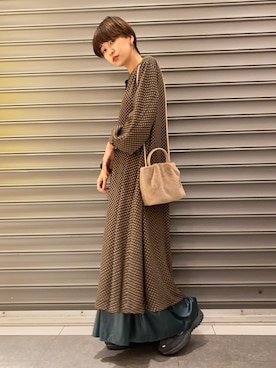 「earth music&ecology（アースミュージックアンドエコロジー）のアイテム（トートバッグ）」を使った、のっちさん（レディース・161cm）の秋コーディネート