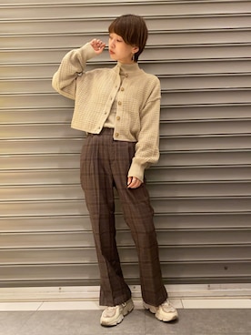「earth music&ecology（アースミュージックアンドエコロジー）のアイテム（ニット/セーター）」を使った、のっちさん（レディース・161cm）の秋コーディネート