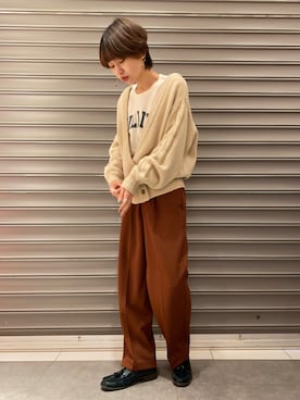 「アイテム（ローファー、グリーン系）」を使った、のっちさん（レディース・161cm）の冬コーディネート