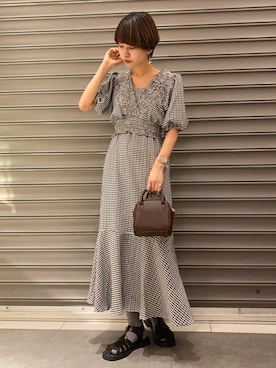 「earth music&ecology（アースミュージックアンドエコロジー）のアイテム（ワンピース）」を使った、のっちさん（レディース・161cm）の春コーディネート