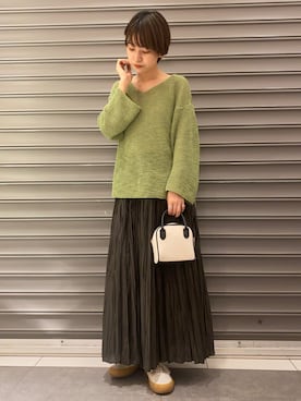 「earth music&ecology（アースミュージックアンドエコロジー）のアイテム（ニット/セーター）」を使った、のっちさん（レディース・161cm）の春コーディネート