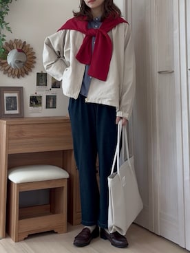 「ikka（イッカ）のドロストロングテールシャツ（シャツ/ブラウス、ブルー系）」を使った、𝚍𝚊𝚛𝚊.さん（レディース・164cm）の春コーディネート