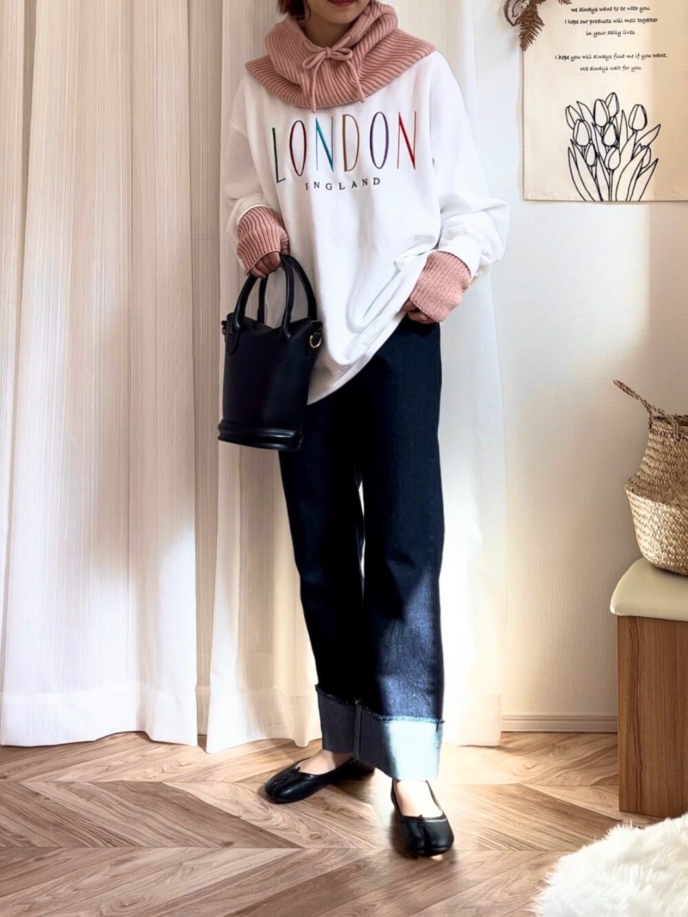 ãã¯ã€ãç³»ã®ã¹ãŠã§ããããã«ãŒç³»ã®ããã ãã³ãããã©ãã¯ç³»ã®ãã³ãã¹ãççšããã¬ãã£ãŒã¹ã®ç§ã³ãŒãã£ããŒãã®1æç®ã®åç